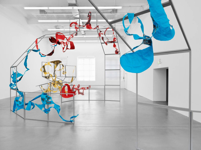 uncomfortable objects, 2012
metal structure, papier-m&amp;acirc;ch&amp;eacute;, laser prints and aluminum wire
78.74 x 39.37 x 19.69 in

&amp;nbsp;

&amp;nbsp;