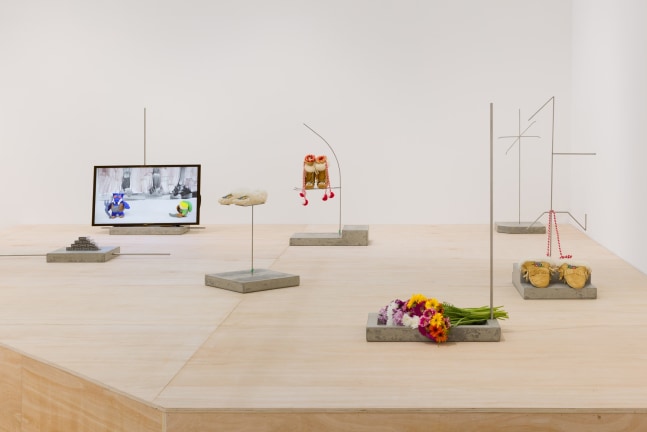 installation view ak&amp;acirc;mi-2025,&amp;nbsp;duane linklater with ethel&amp;nbsp;(trapper) linklater, tobias linklater and grey plumes,&amp;nbsp;camden art centre, 2025. photo: rob harris&amp;nbsp;