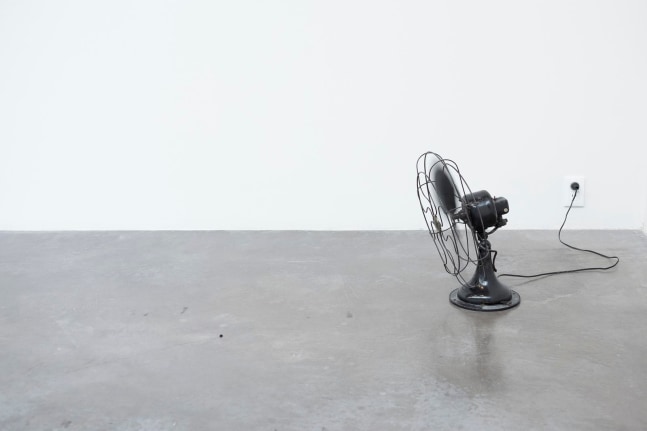 no se puede hacer una revoluci&amp;oacute;n con guantes de seda, kurimanzutto, ciudad de m&amp;eacute;xico, 2016