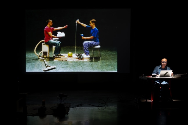 abraham cruzvillegas en&amp;nbsp;j&amp;eacute;r&amp;ocirc;me bel,&amp;nbsp;kurimanzutto, ciudad de m&amp;eacute;xico, 2023