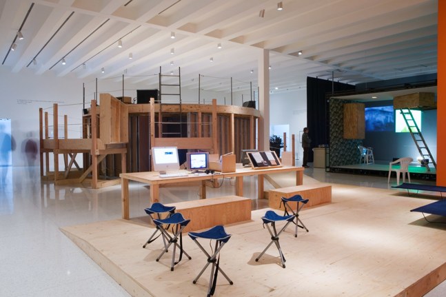 
untitled 2006 (demo station no. 5), 2006

mixed media

variable dimensions

&amp;nbsp;