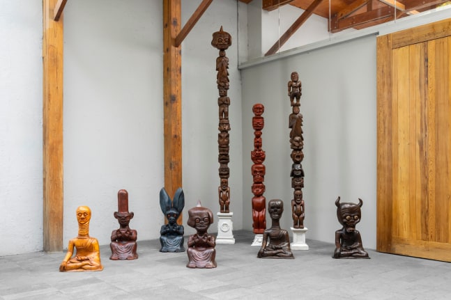 vista de instalaci&amp;oacute;n&amp;nbsp;dr. lakra: tupi or not tupi, kurimanzutto ciudad de m&amp;eacute;xico, 2024. pfoto: gerardo&amp;nbsp;landa / eduardo l&amp;oacute;pez (glr estudio)