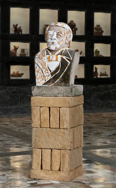 benito ju&amp;aacute;rez, 2012
escultura de benito ju&amp;aacute;rez en cantera tallada, cigarros, ladrillos de adobe
79 x 51 x 31 cm

&amp;nbsp;

&amp;nbsp;