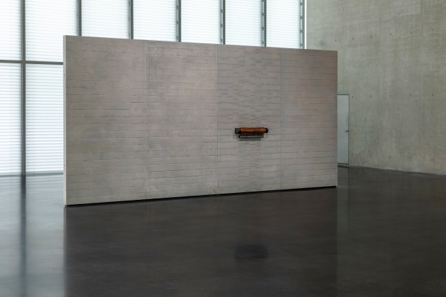 all of a tremble (conducted lines), 2021
modified vintage wallpaper-printing roller, steel comb, concrete, steel construction, electric motor, and customized motion-control software
installation view at kunsthaus bregenz, 2021