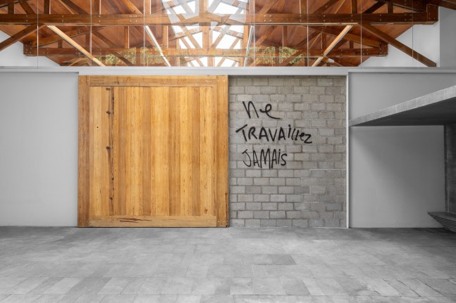 vista de instalaci&amp;oacute;n&amp;nbsp;danh vo, kurimanzutto ciudad de m&amp;eacute;xico, 2024. foto: gerardo&amp;nbsp;landa - eduardo lopez (glr estudio)