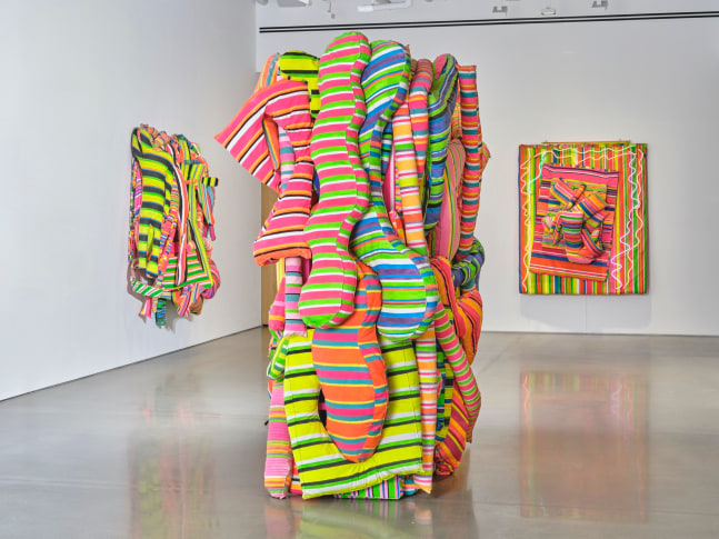 Marta Minuj&iacute;n: Making a Presence