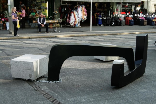 aufbauhelfer (construction helper), 2009

painted steel, concrete, rubber

installation view of monument and utopie,&amp;nbsp;steirischer herbst, graz, austria, 2009

&amp;nbsp;
