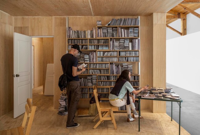 	untitled 2012, (all those years at no. 17e london terrace, kurimanzutto, ciudad de m&amp;eacute;xico, 2012