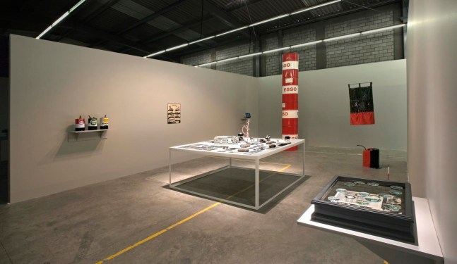 	la venganza del elefante, kurimanzutto, mexico city, 2007