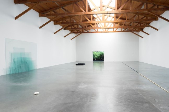 no se puede hacer una revoluci&amp;oacute;n con guantes de seda, kurimanzutto, ciudad de m&amp;eacute;xico, 2016