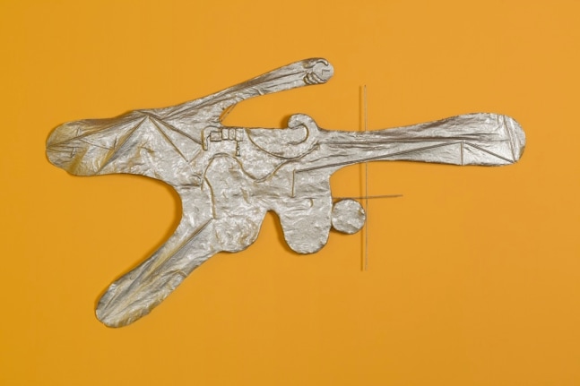 	todo bosque locamente enamorado de la luna tiene una autopista que lo cruza de un lado a otro, kurimanzutto, ciudad de m&amp;eacute;xico, 2016