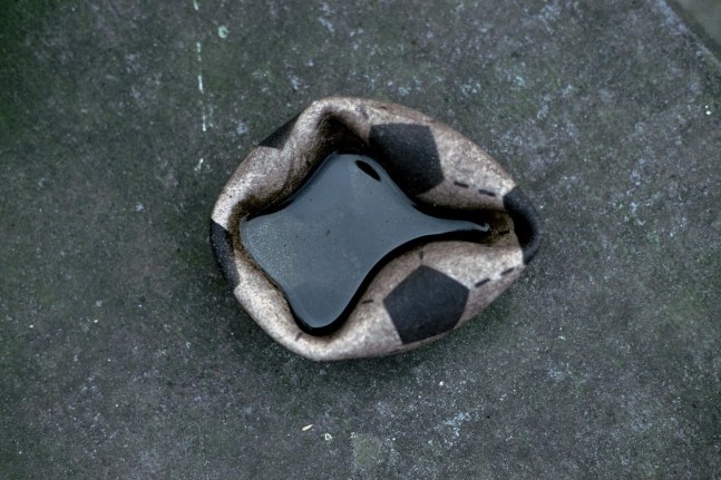 pelota ponchada, 1993

impresi&amp;oacute;n digital
40.6 x 50.8 cm

&amp;nbsp;

&amp;nbsp;