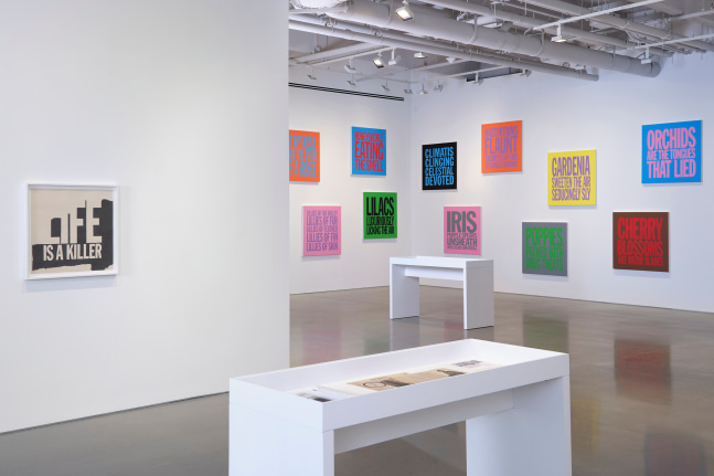 vista de instalaci&amp;oacute;n de&amp;nbsp;john giorno: jasmine burn, kurimanzutto nueva york, 2024. foto: zach hyman&amp;nbsp;