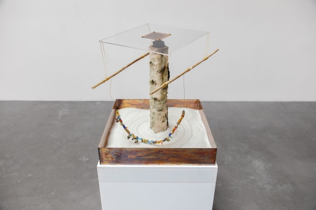 	unidades y continuidades, kurimanzutto, ciudad de m&amp;eacute;xico, 2015