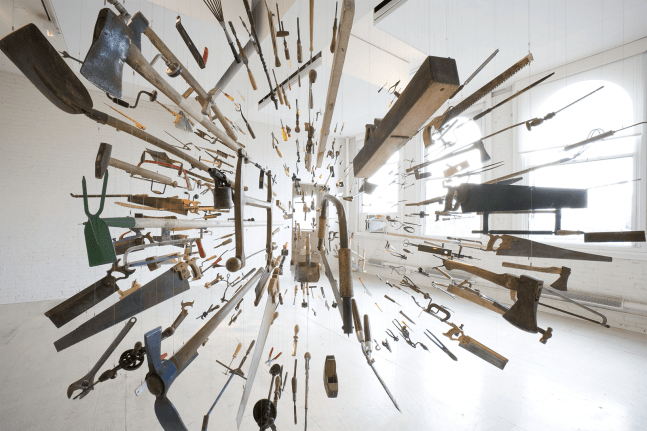 controller of the universe, 2007
herramientas encontradas,&amp;nbsp;alambre
285 x 405 x 455 cm
vista de instalaci&amp;oacute;n de that was then...this is now, ps1 moma, nueva york, 2008

&amp;nbsp;