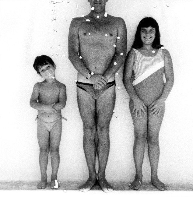 tineidae # 18, 2010

silver gelatin print on fiber base paper

11.7 x 11.5 in.