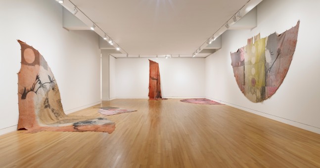 installation view duane linklater: mymotherside, frye art museum, 2021.&amp;nbsp;photo: jueqian fang