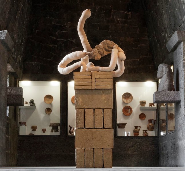 nuds
vista de instalaci&amp;oacute;n, museo anahuacalli, ciudad de m&amp;eacute;xico, 2012

&amp;nbsp;