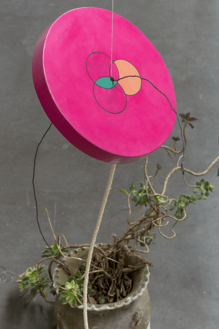 esculturas pendientes, kurimanzutto, ciudad de m&amp;eacute;xico, 2019