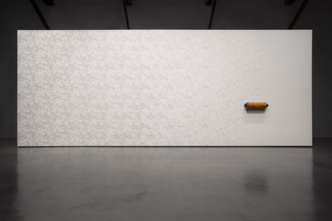 all of a tremble (delusion/devolution), 2017
vintage wallpaper-printing roller, steel comb, pencil drawing on wallpaper, electric motor and customised motion-control software
137.8 x 348.43 in
9 min 38 sec, musical composition
installation view at kurimanzutto, mexico city, 2017