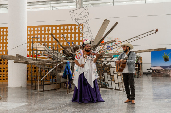 documentation of&nbsp;performance by la bruja de texcoco, in the context of autorreconstrucci&oacute;n:&nbsp;detritus,&nbsp;museo universitario de ciencias y arte - muca, mexico city, 2018