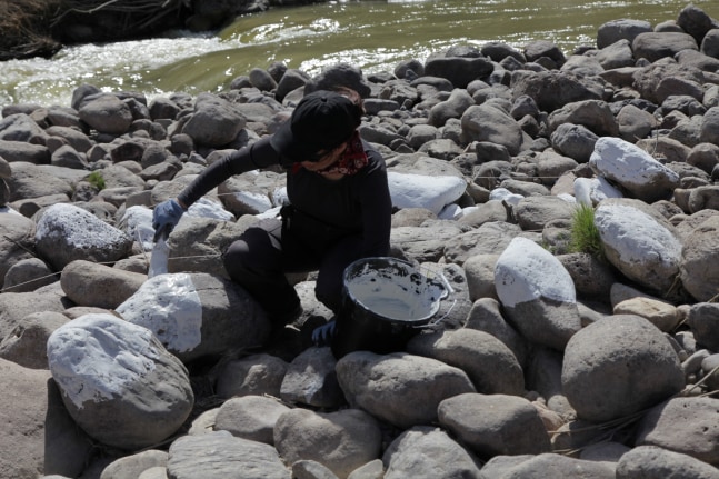 crossing the r&amp;iacute;o bravo, 2010

documentaci&amp;oacute;n de la acci&amp;oacute;n en el r&amp;iacute;o bravo