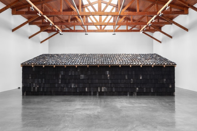 Rirkrit Tiravanija, instalation view of Mezcal vs. Pulque, kurimanzutto, Mexico City, 2022
photo: Gerardo Landa Rojano