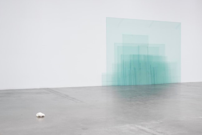 no se puede hacer una revoluci&amp;oacute;n con guantes de seda, kurimanzutto, ciudad de m&amp;eacute;xico, 2016