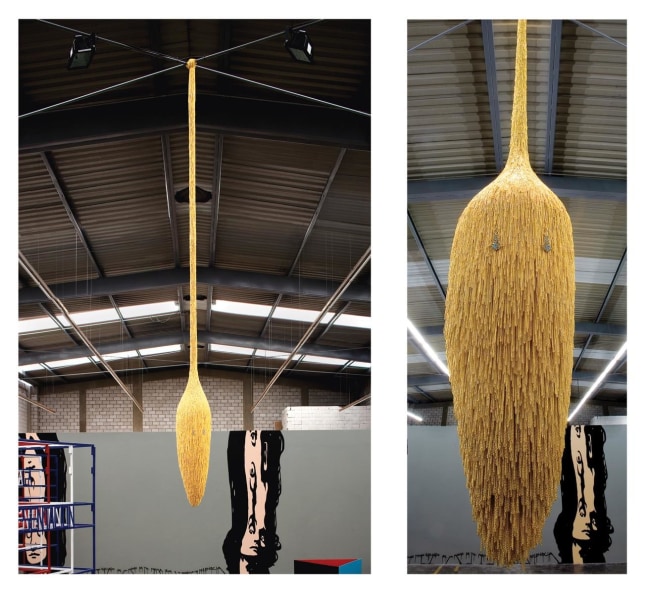 jimmie, 2006

cadenas de fantas&amp;iacute;a doradas, aretes de fantas&amp;iacute;a, red de pl&amp;aacute;stico, espuma

285 x 36 cm

&amp;nbsp;

&amp;nbsp;