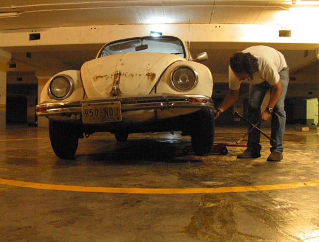 	moby dick, kurimanzutto, mexico city, 2004