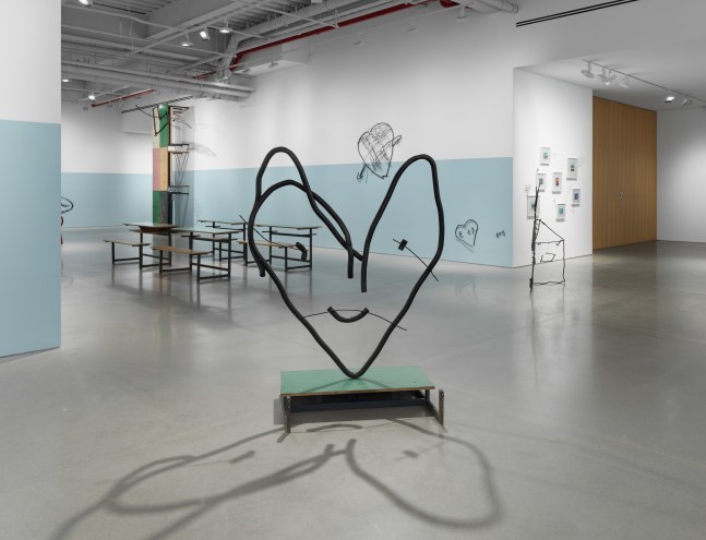 vista de instalaci&amp;oacute;n&amp;nbsp;petrit halilaj: abetare (noisy classroom), kurimanzutto nueva york, 2024. foto: dan bradica