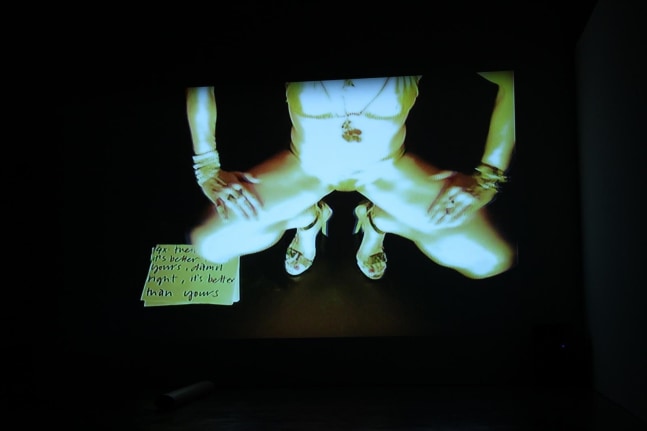 gold, 2004

performance at kurimanzutto, mexico city, 2014

&amp;nbsp;