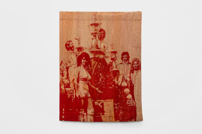 second place (tapiz), 1998 gobel&amp;iacute;n rojo 294 x 218 cm