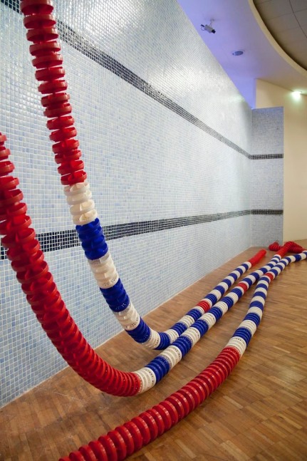 alberca semi-ol&amp;iacute;mpica para muro, 2009

mosaic, plastic

variable dimensions&amp;nbsp;

&amp;nbsp;