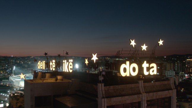 when the sun goes away we paint the sky, 2022. proyecto de sitio espec&amp;iacute;fico para manifesta 14, prishtina, kosovo