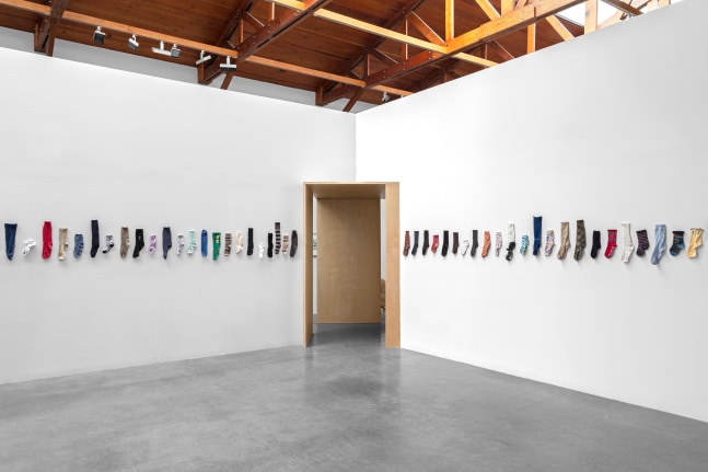 wilfredo prieto,&amp;nbsp;calcetines sin pareja, kurimanzutto, ciudad de m&amp;eacute;xico, 2021