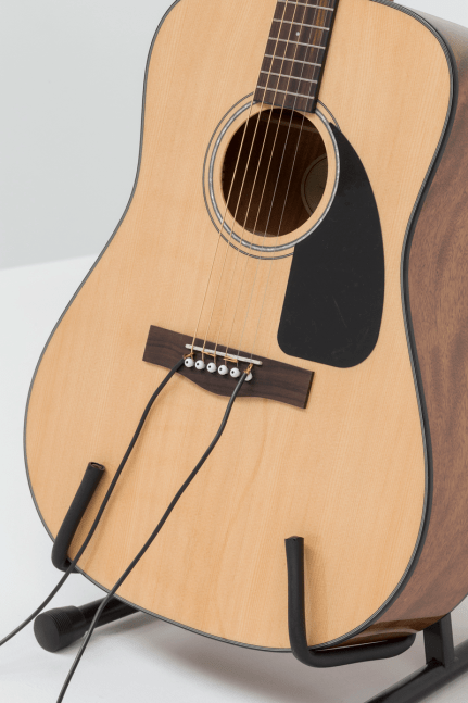 adagio sostenuto, 2013

acoustic guitar with copper strings, high voltage energizer (12500 volts) and electric wire (detail)

40.55 x 37.01 x 4.8 in.&amp;nbsp;guitar; 11.42 x 9.84 x 3.54 in.&amp;nbsp;energizer

&amp;nbsp;

&amp;nbsp;