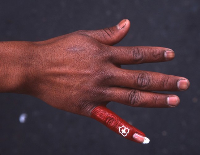 swiss finger, impresi&amp;oacute;n digital 2010 12.4 x 12.4 in.