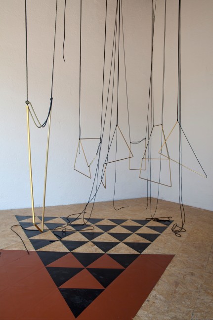 discrepancies with m.g., 2011

brass, nylon rope, cork, rubber

variable dimensions
installation view,&amp;nbsp;museo experimental el eco, mexico city, 2011

&amp;nbsp;