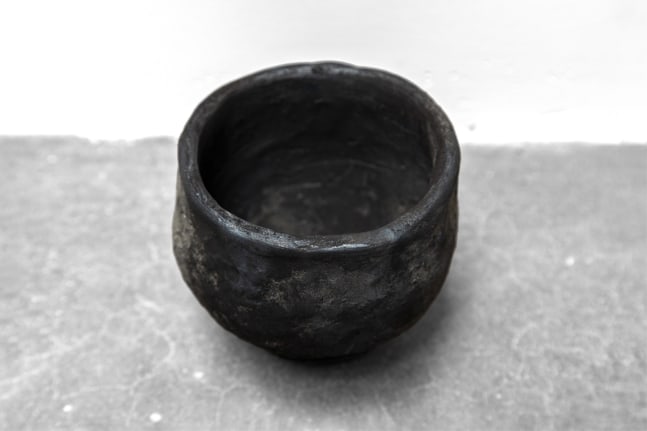 Rirkrit Tiravanija &amp;amp; Cooperativa 1050&amp;ordm;, untitled 2022 (taz&amp;oacute;n para t&amp;eacute; Polo)
Taz&amp;oacute;n para t&amp;eacute; (Leopoldo Barranco, San Bartolo Coyotepec). Barro negro sin bru&amp;ntilde;ir