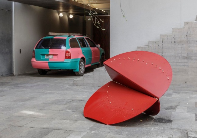 	installation view of xyla&amp;ntilde;ynu. taller de los viernes, kurimanzutto, mexico city, 2016