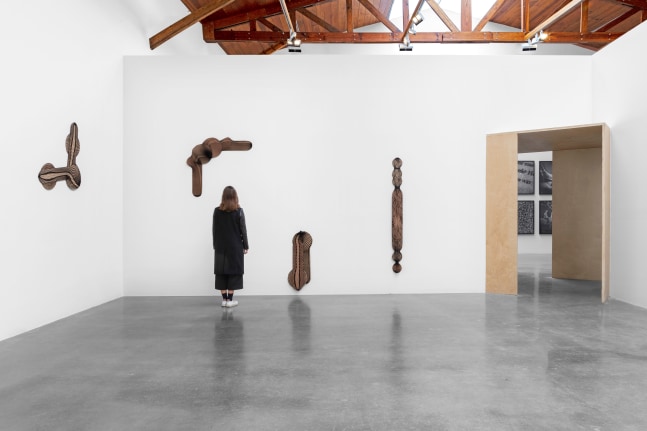 gabriel orozco,&amp;nbsp;veladoras arte universal&amp;nbsp;en&amp;nbsp;siembra, kurimanzutto, ciudad de m&amp;eacute;xico, 2020