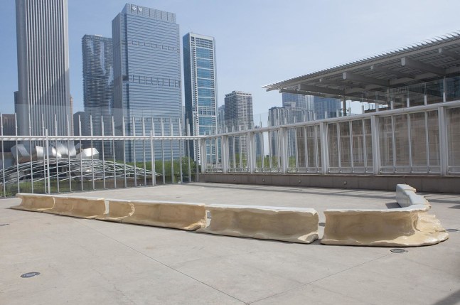 french curve, 2014

cast aluminium, epoxy resin, lacquer

433 x 23.6 x 2.8 in.&amp;nbsp;approx.
installation view, museum of the art institute of chicago, 2014

&amp;nbsp;