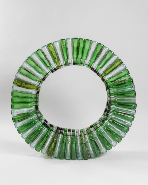 David Hammons
Untitled
1989
glass and silicone glue
38 x 38 1/2 x 13 inches (97 x 98 x 33 cm)