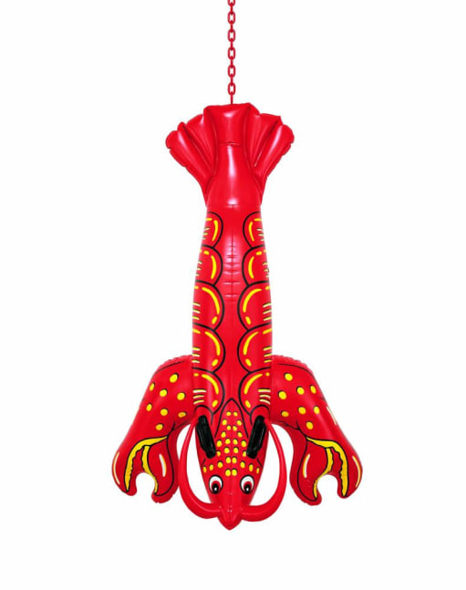 Jeff Koons Lobster 2003 polychromed aluminum, coated steel chain 57 7/8 x 37 x 17 1/8 inches (147 x 94 x 43.5 cm) ​ Collection of the artist