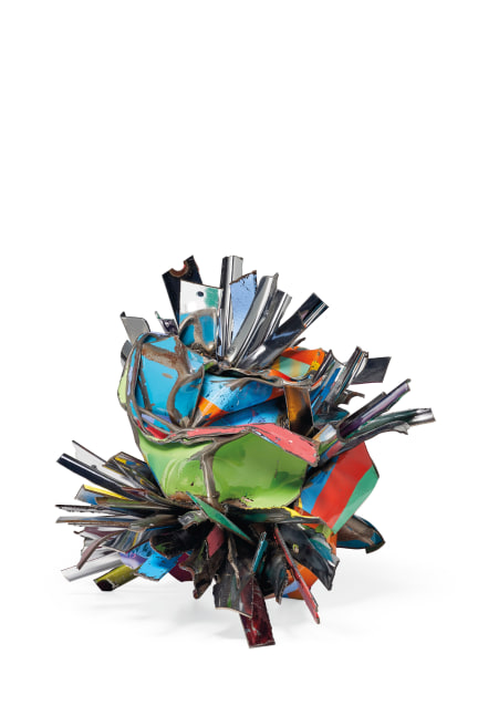 John Chamberlain

Smilingknuckles

2008

painted and chromium-plated steel

10 1/2 x 8 3/4 x 7 7/8 inches (26.7 x 21 x 20 cm)