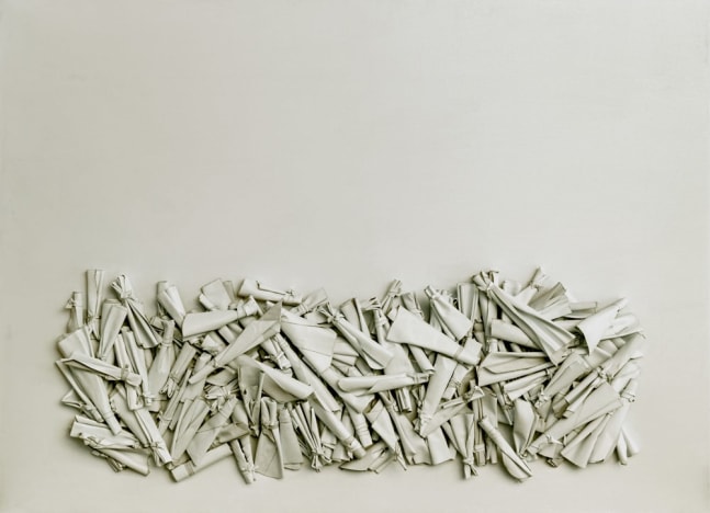 George Dunbar
Hexagona - Rag Series, 2021
canvas bundles, acrylic on canvas-beige
48h x 72w in