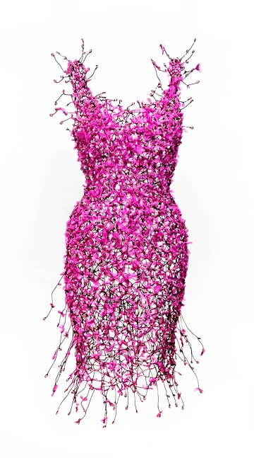 Key-Sook Geum
Pink Resonance
black wire, pink cloth, pink beads
45h x 15w x 8d in