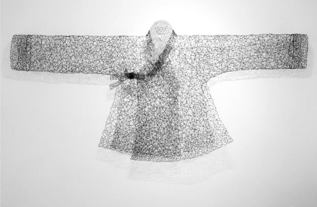 Key-Sook Geum
Dream in Black DangEui
wire, beads
35h x 75w x 3d in