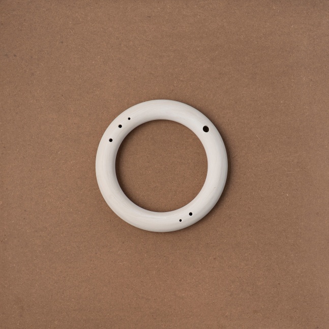 PS1, 2019

Ceramic (stoneware), gesso

9.2 x 9.2 x 1.5 inches / 23.5 x 23.5 x 4 cm